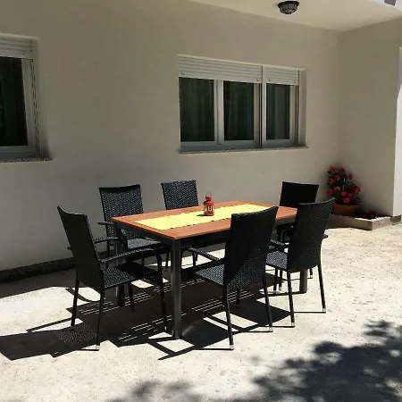 App R&a Apartment Novi Vinodolski