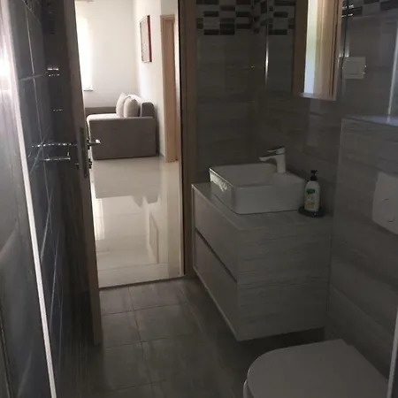 App R&a Apartment