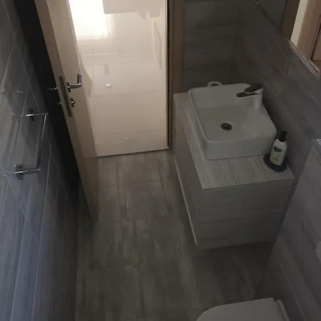 App R&a Apartment