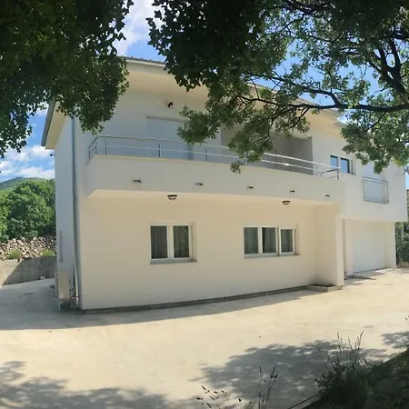 App R&a Apartment